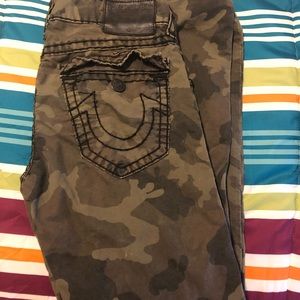 Men’s true religion “Ricky” camo pants
